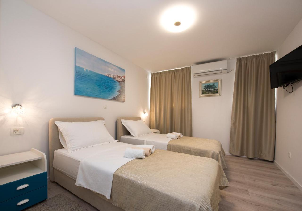 Apartments Maraton สปลิท ภายนอก รูปภาพ
