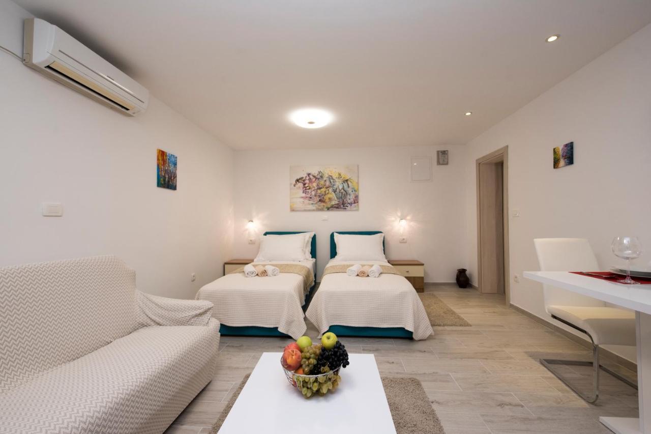 Apartments Maraton สปลิท ภายนอก รูปภาพ